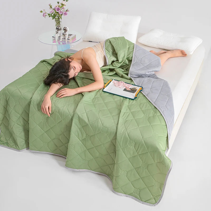 Coolnest™ – Couette Ultra Douce et Rafraîchissante pour Nuits d’Été